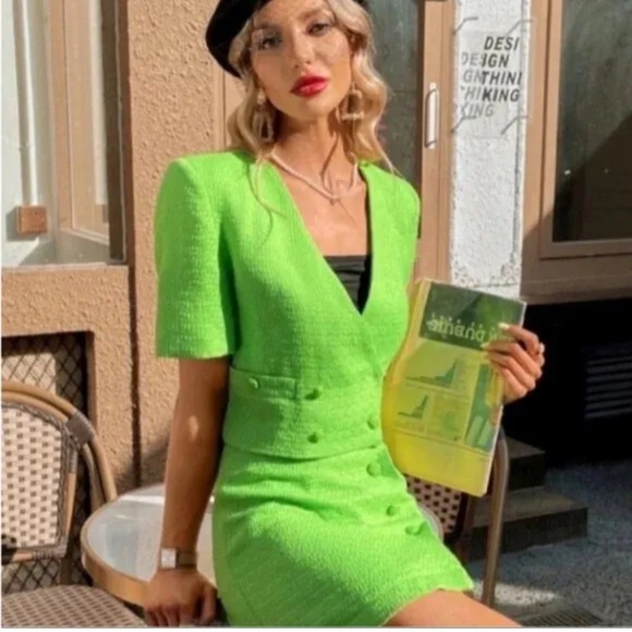 BLOGGERS FAVORITE CROPPED TEXTURED BLAZER & MINI SKIRT SET - Picture 2 of 11